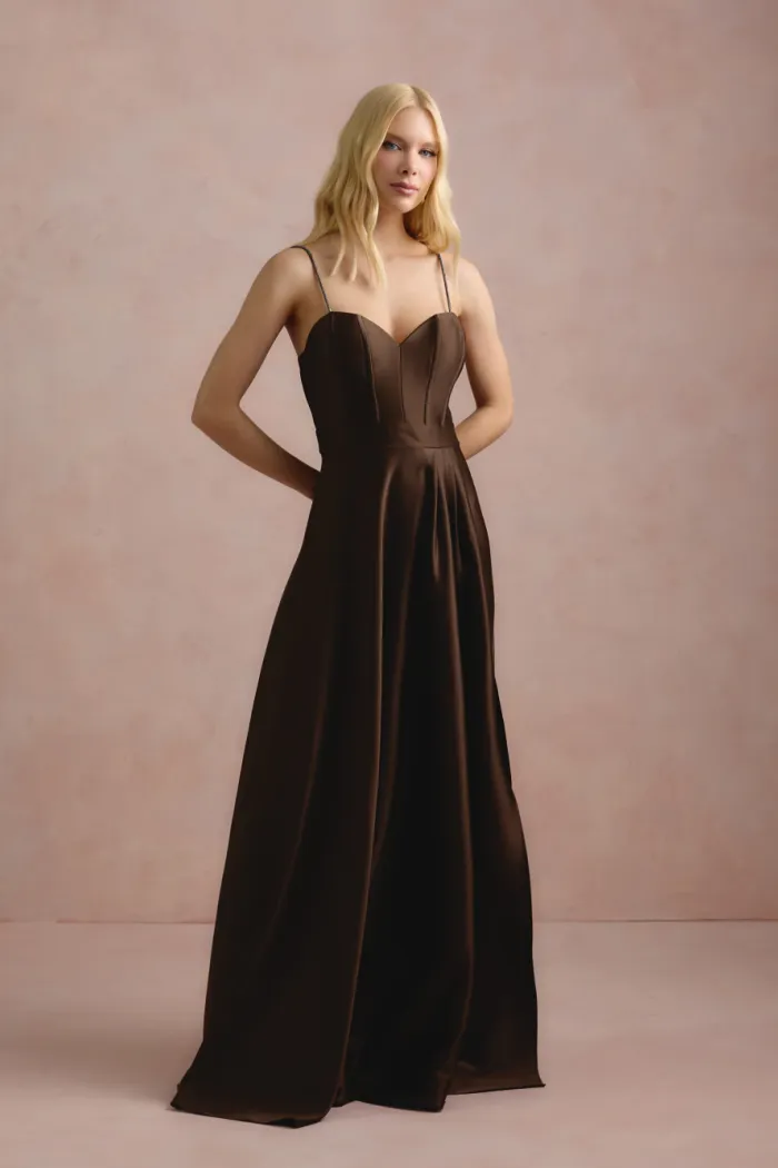 VESTIDO DE FESTA NORUEGA CREPE ACETINADO - MARROM