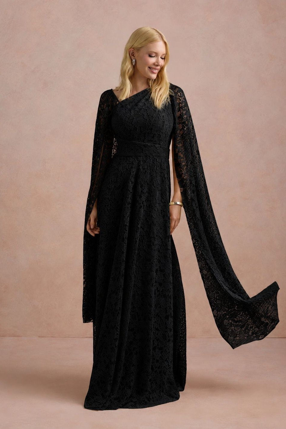 VESTIDO MARILYN RENDA UM OMBRO COM CAPA - PRETO