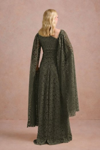 VESTIDO MARILYN RENDA UM OMBRO COM CAPA - VERDE OLIVA