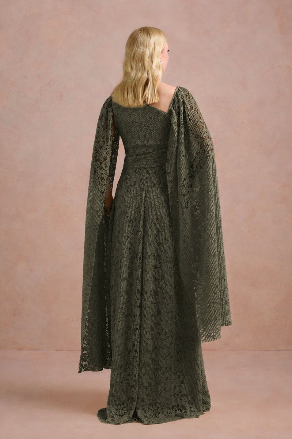 VESTIDO MARILYN RENDA UM OMBRO COM CAPA - VERDE OLIVA