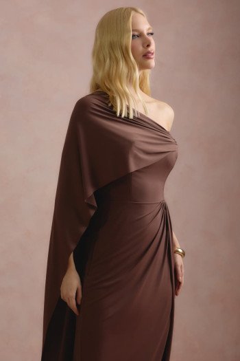 VESTIDO DE FESTA BEATRICE JERSEY UM OMBRO CAPA - MARROM