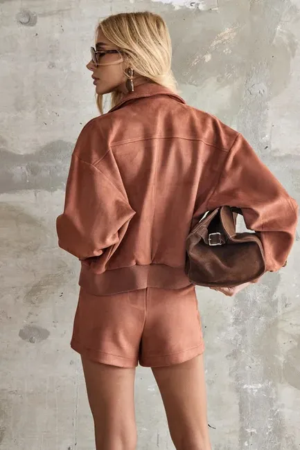 CONJUNTO CAMISA E SHORT SUEDE ALANA - CARAMELO