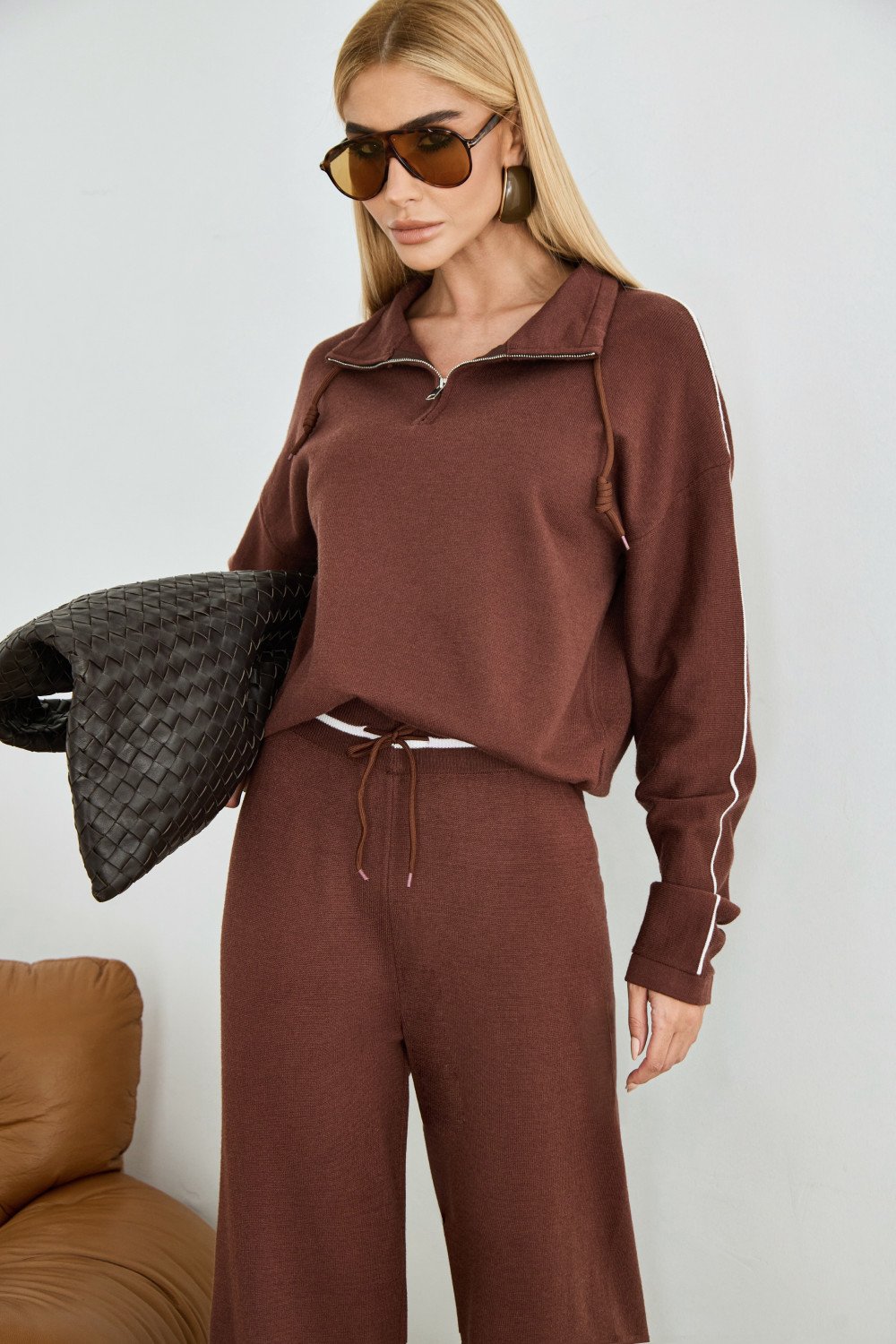 CONJUNTO ORLANDO BLUSA E CALÇA TRICÔ - MARROM