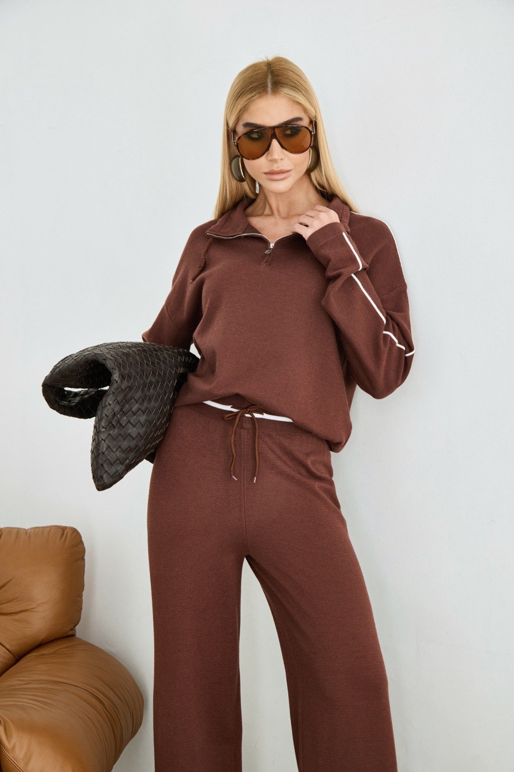 CONJUNTO ORLANDO BLUSA E CALÇA TRICÔ - MARROM