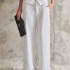 CONJUNTO COLETE E CALÇA RISCA DE GIZ MARCELA - OFF WHITE