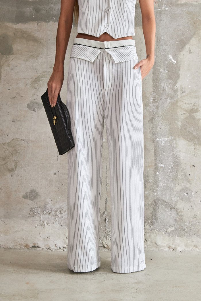 CONJUNTO COLETE E CALÇA RISCA DE GIZ MARCELA - OFF WHITE