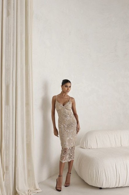 VESTIDO ADRIANE MIDI TULE BORDADO - DOURADO