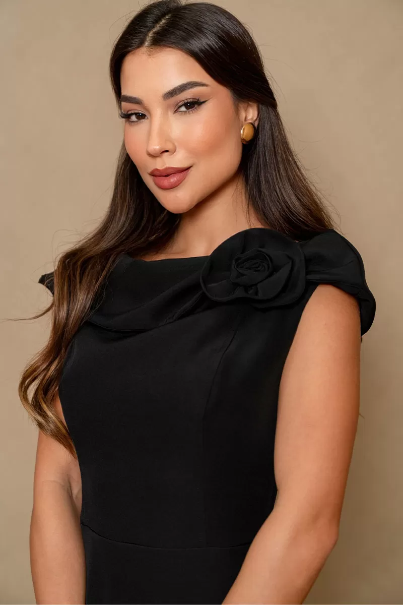 VESTIDO HILDA MIDI DETALHE FLOR - PRETO