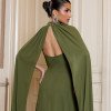VESTIDO DE FESTA MILANO GOLA ALTA COM CAPA - VERDE OLIVA
