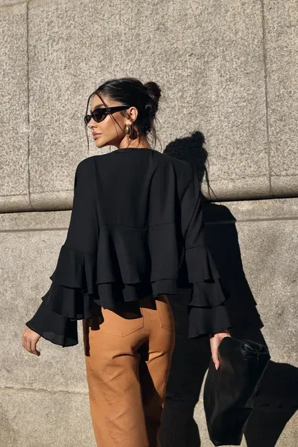 BLUSA MANGA BABADO CINTIA - PRETO
