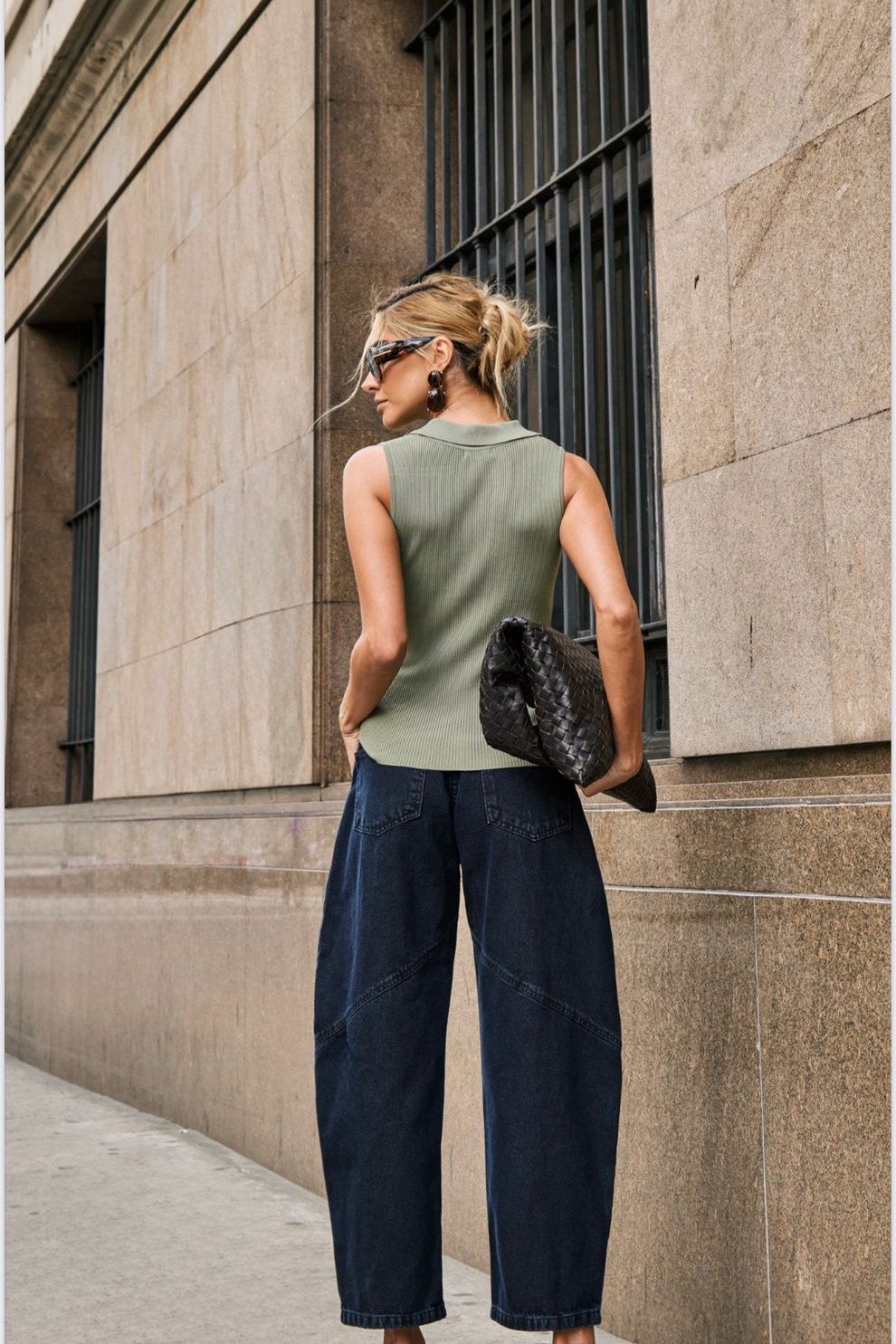 CALÇA JEANS MANUELLY BARREL - DARK JEANS