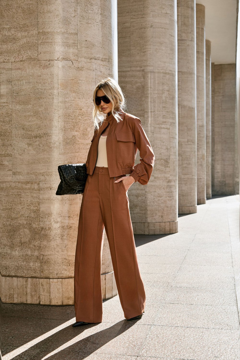 CONJUNTO BERLIM BOMBER CALÇA ALFAIATARIA - CAMEL