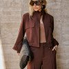 CONJUNTO BERLIM BOMBER CALÇA ALFAIATARIA - CAFÉ