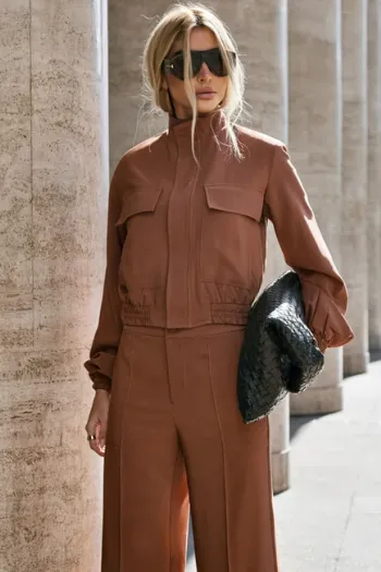 CONJUNTO BERLIM BOMBER CALÇA ALFAIATARIA - CAMEL