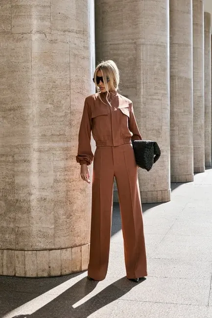 CONJUNTO BERLIM BOMBER CALÇA ALFAIATARIA - CAMEL