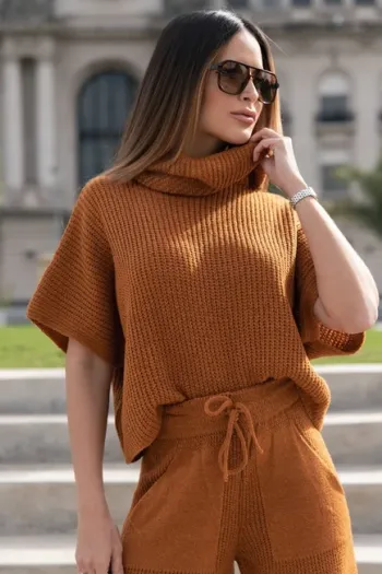 CONJUNTO VENEZA TRICÔ BLUSA GOLA ALTA - BISCUIT