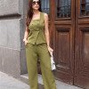 CONJUNTO ROMA CREPE ALFAIATARIA SOBREPOSIÇÃO BOTÕES - VERDE OLIVA