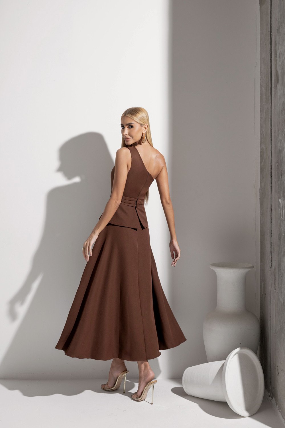 VESTIDO BELLE MIDI ALFAITARIA NULA MANGA - MARROM