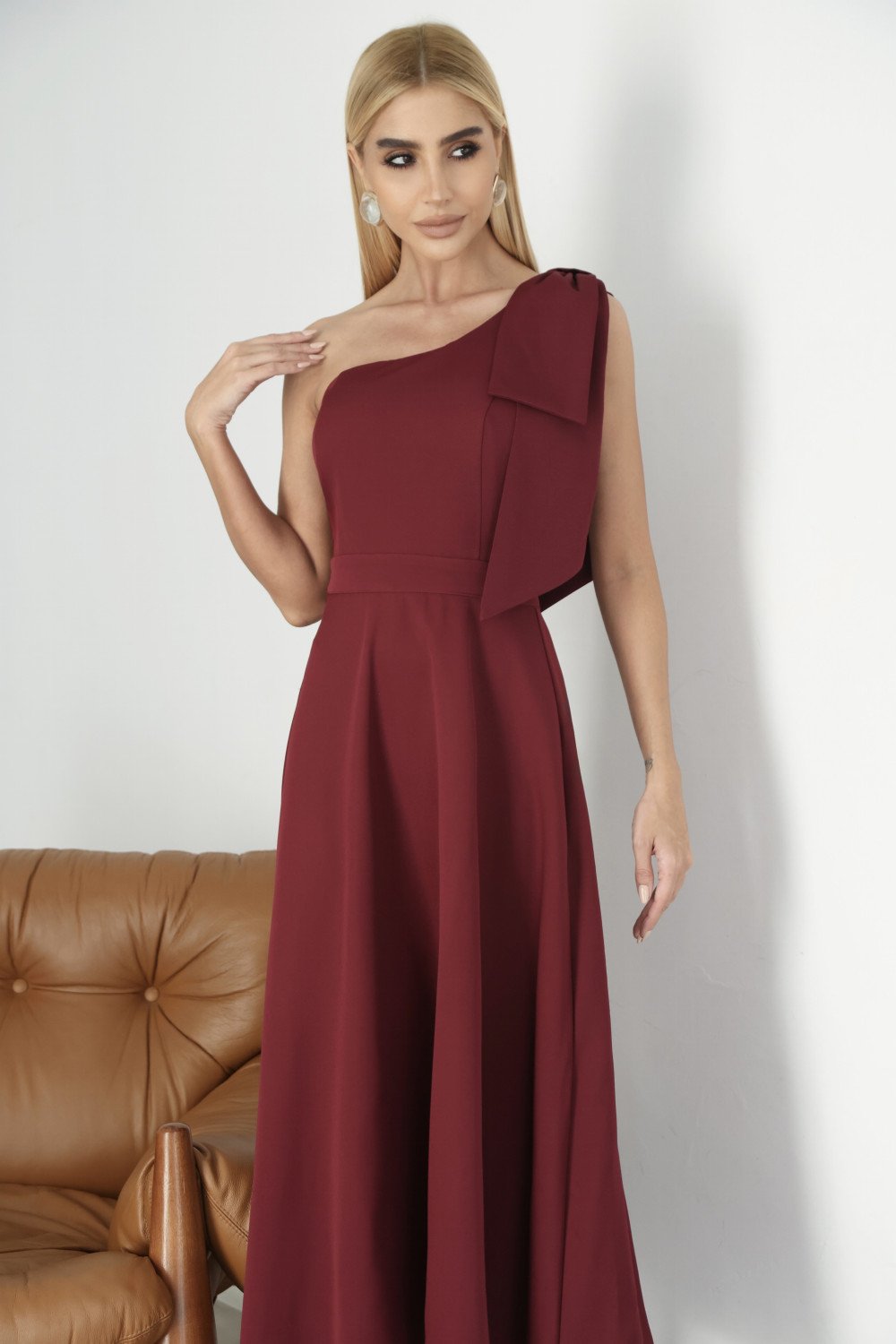 VESTIDO GLÁUCIA UM OMBRO COM LAÇO - VINHO