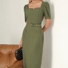 VESTIDO ALINE MIDI TUBINHO COM MANGA - VERDE