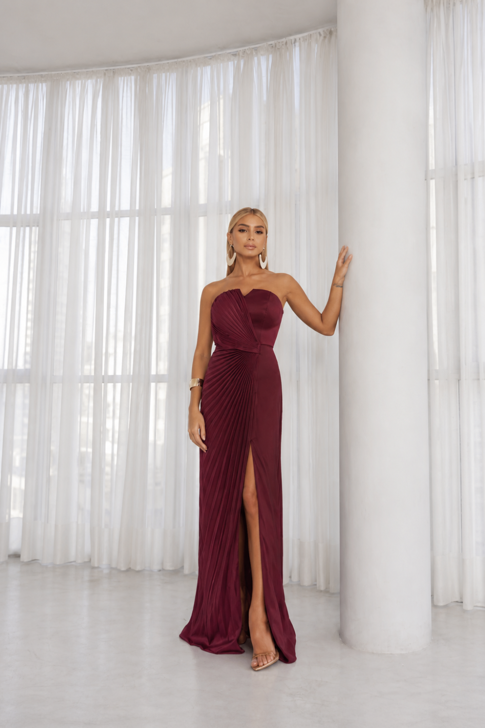 VESTIDO DE FESTA BARCELONA T.Q.C PLISSADO - MARSALA
