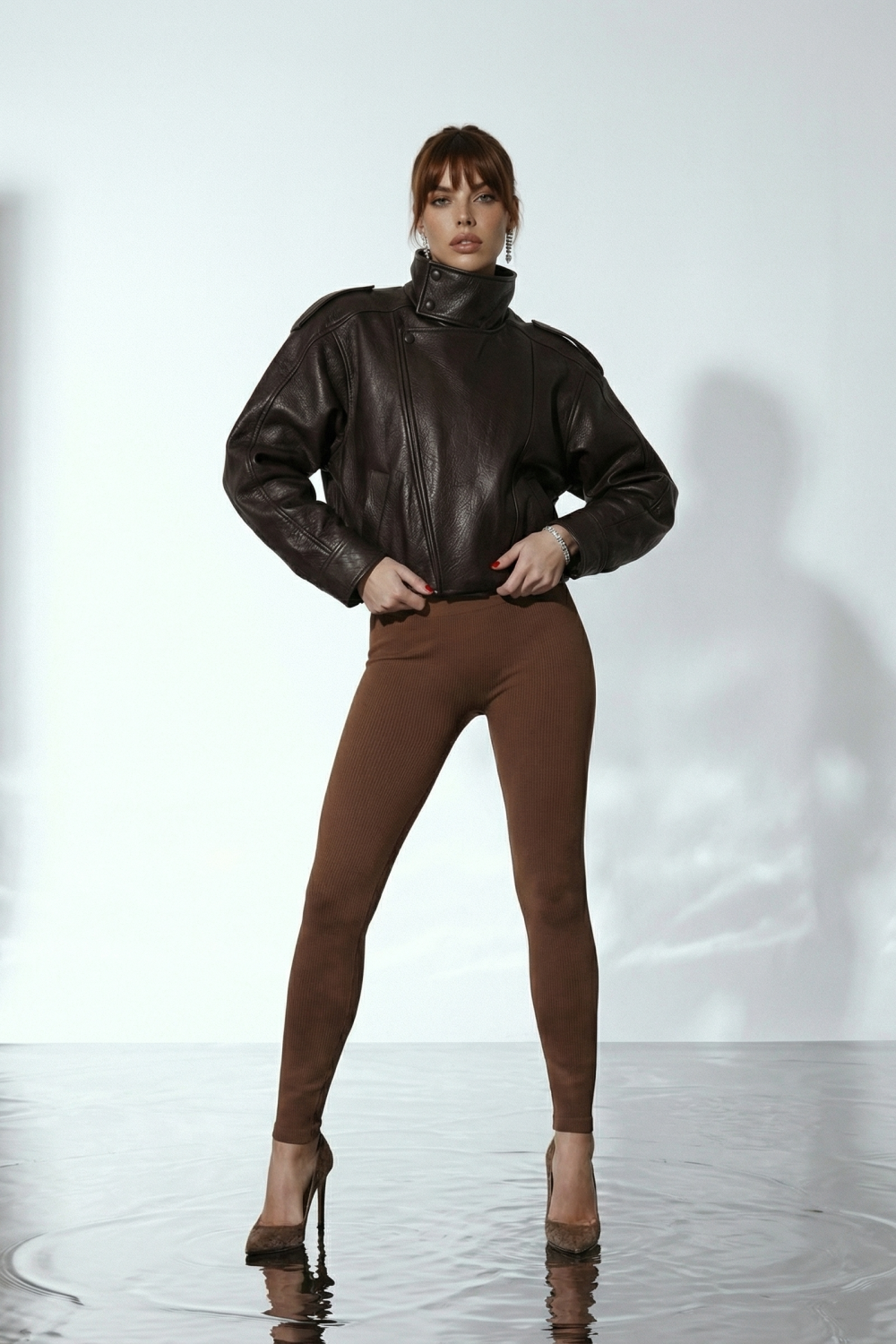 JAQUETA STELLA BOMBER COURO ECO GLAMOROUS - MARROM