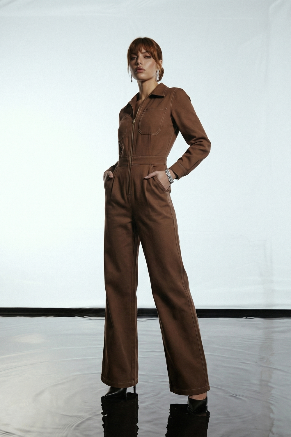 MACACÃO JESSICA SARJA ZÍPER GLAMOROUS - MARROM