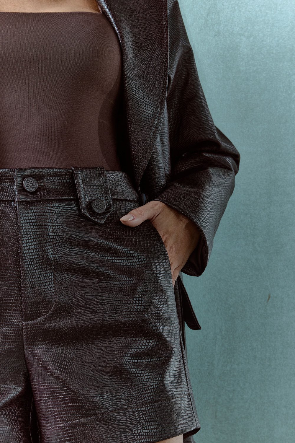 BLAZER IRLANDA COURO CROCO - CAFÉ