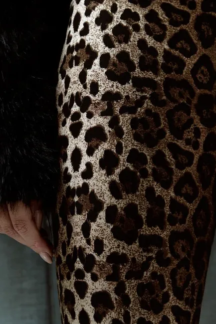 CALÇA SARA LEGGIN ANIMAL PRINT - MARROM ESCURO