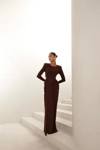 VESTIDO PARIS MANGA LONGA SAIA DRAPEADA - MARROM