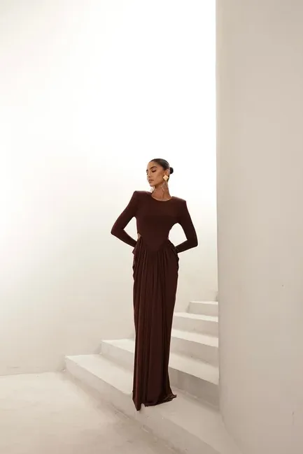 VESTIDO PARIS MANGA LONGA SAIA DRAPEADA - MARROM