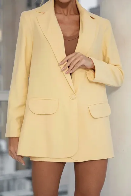 CONJUNTO DUBAI MAX BLAZER E SHORT SAIA ALFAIATARIA - CAMOMILA