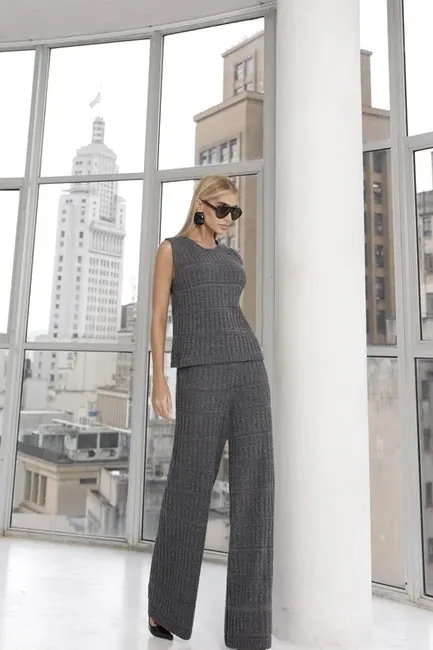 CONJUNTO ADELE REGATA E CALÇA TRICÔ - CHUMBO