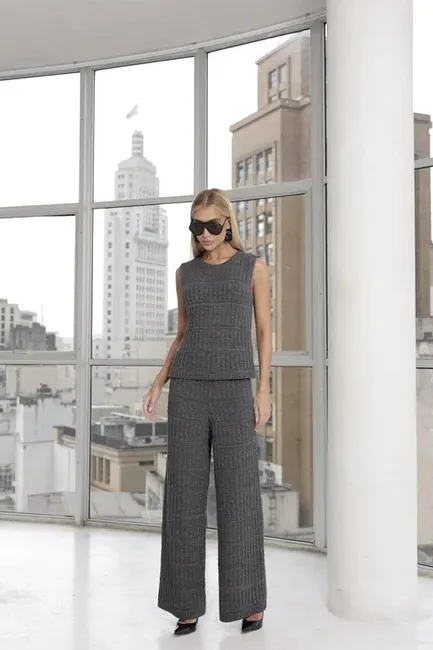 CONJUNTO ADELE REGATA E CALÇA TRICÔ - CHUMBO