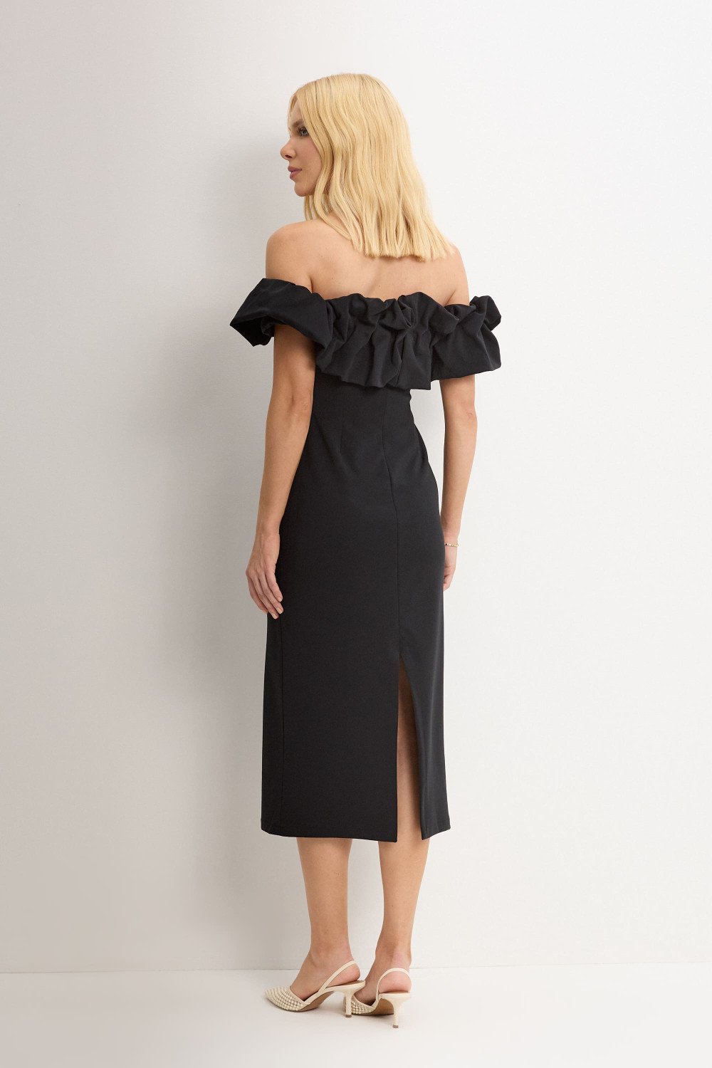 VESTIDO DRIELY MIDI DECOTE V COM BABADOS - PRETO