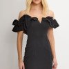 VESTIDO DRIELY MIDI DECOTE V COM BABADOS - PRETO