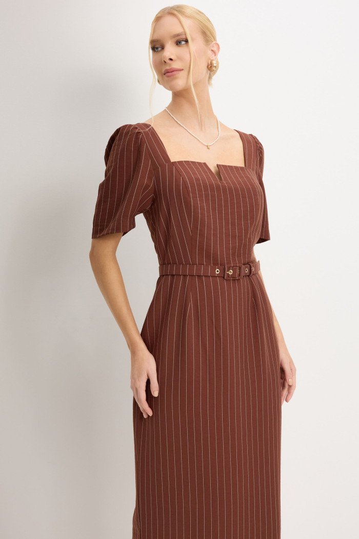 VESTIDO GEORGIA RISCA DE GIZ - MARROM