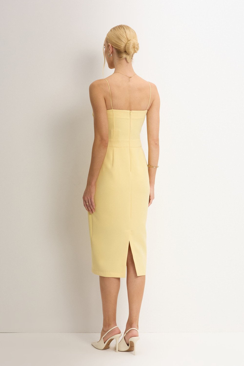 VESTIDO JULIANA TUBINHO COM PREGAS FRENTE - AMARELO