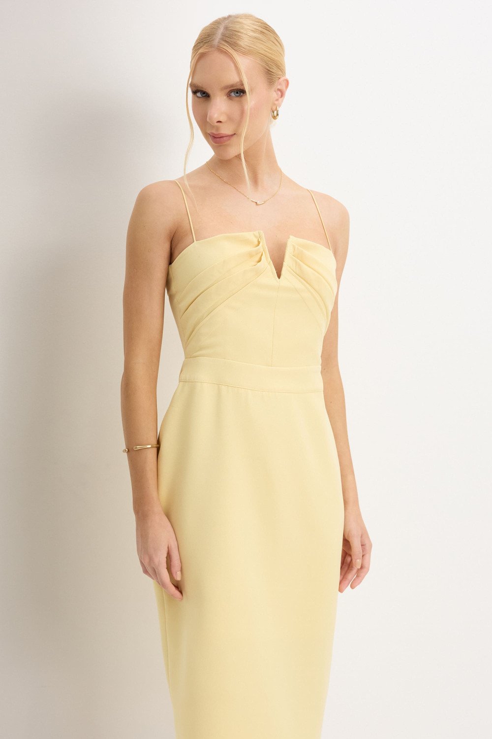 VESTIDO JULIANA TUBINHO COM PREGAS FRENTE - AMARELO