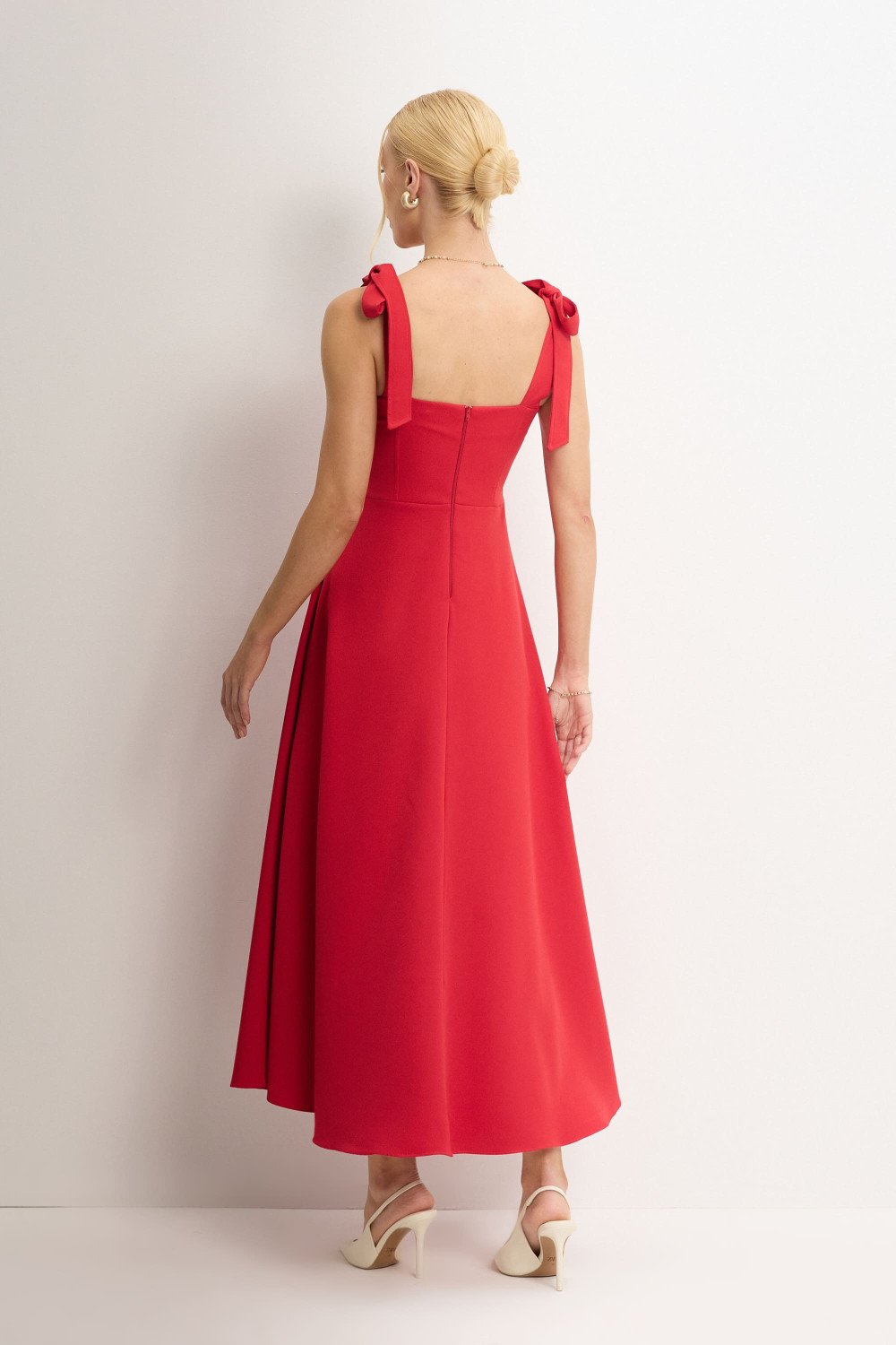 VESTIDO KÁTIA LONGUETE COM ALÇA E LAÇOS - VERMELHO
