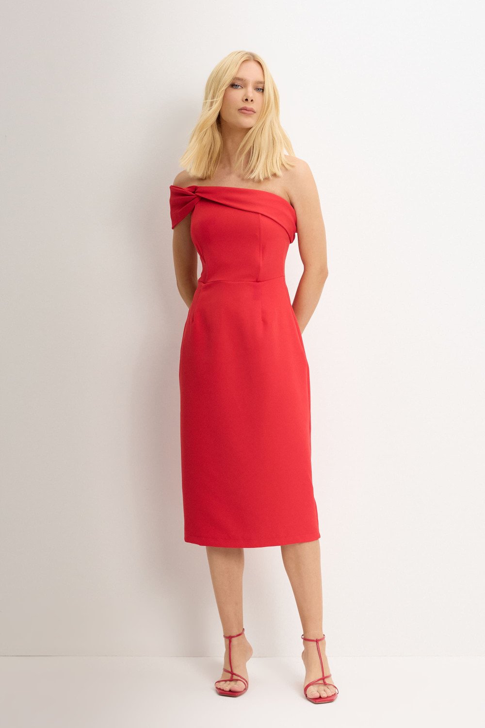 VESTIDO MIDI DETALHE UM OMBRO SAMARA - VERMELHO