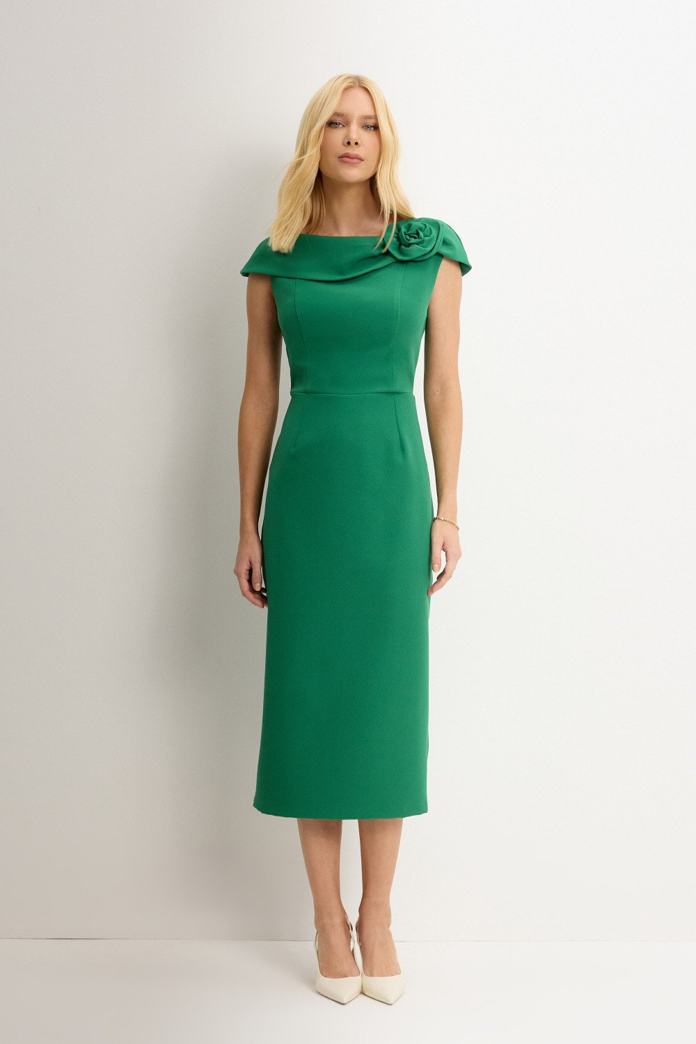 VESTIDO LEILA TUBINHO COM DETALHE FLOR - VERDE