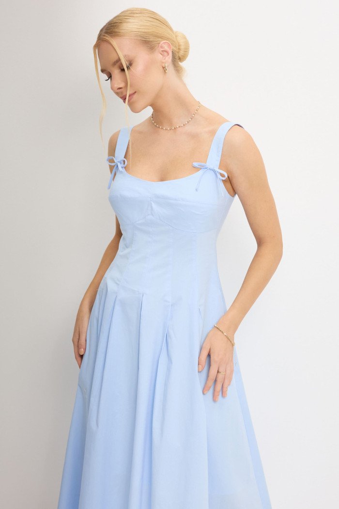 VESTIDO ORNELA COM PREGAS E DETALHE LAÇO NA ALÇA - AZUL CLARO