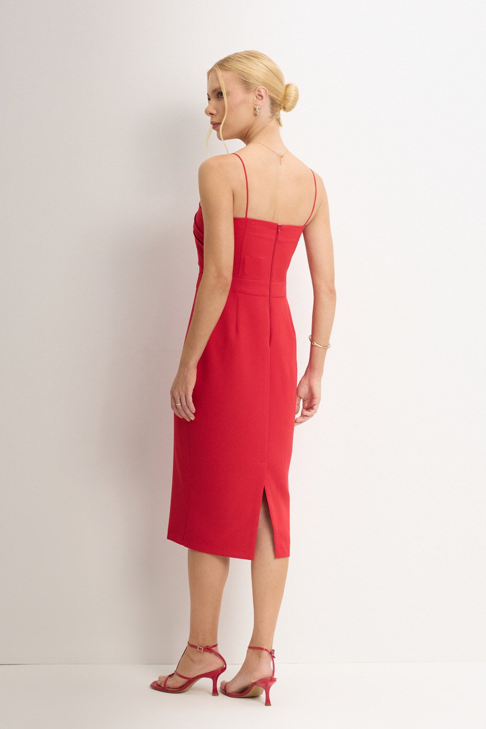 VESTIDO JULIANA TUBINHO COM PREGAS FRENTE - VERMELHO