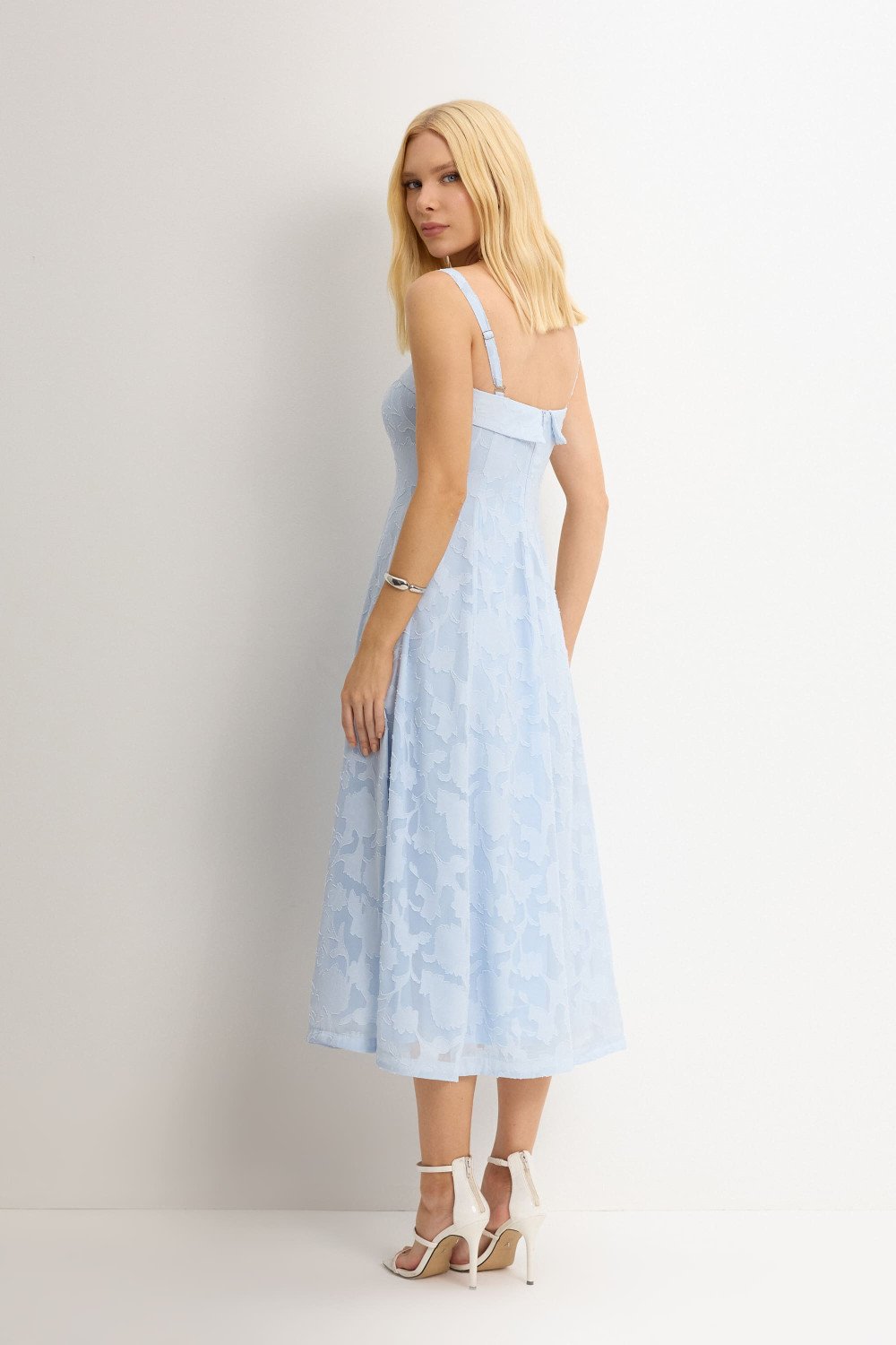 VESTIDO LOREN BORDADO ALÇA E BOLSOS - AZUL CLARO