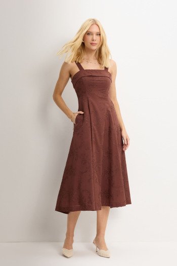 VESTIDO LOREN BORDADO ALÇA E BOLSOS - MARROM