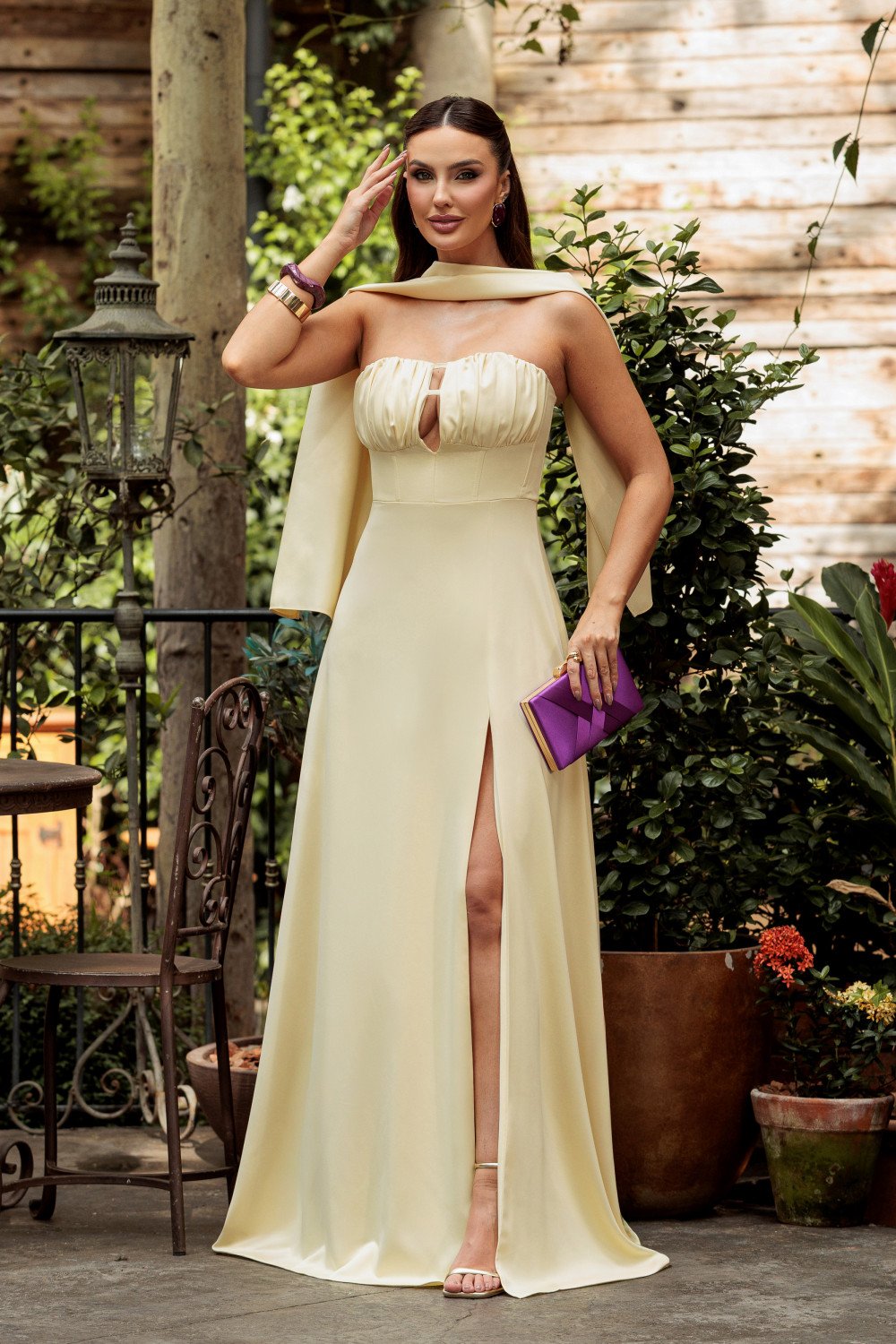 VESTIDO DE FESTA ELEGANCE GOLA CHOKER - AMARELO