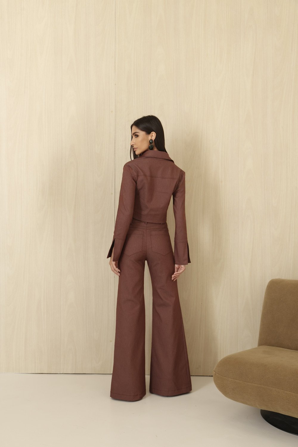 CONJUNTO CASAQUETO E CALÇA SARJA ALAFAITARIA - MARROM