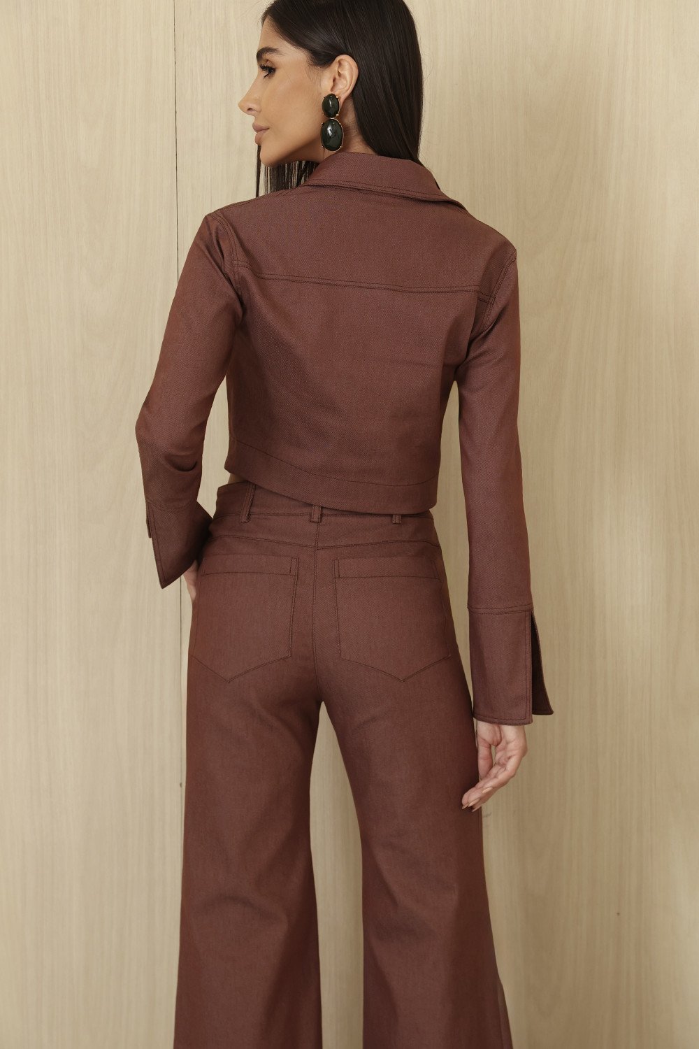 CONJUNTO CASAQUETO E CALÇA SARJA ALAFAITARIA - MARROM