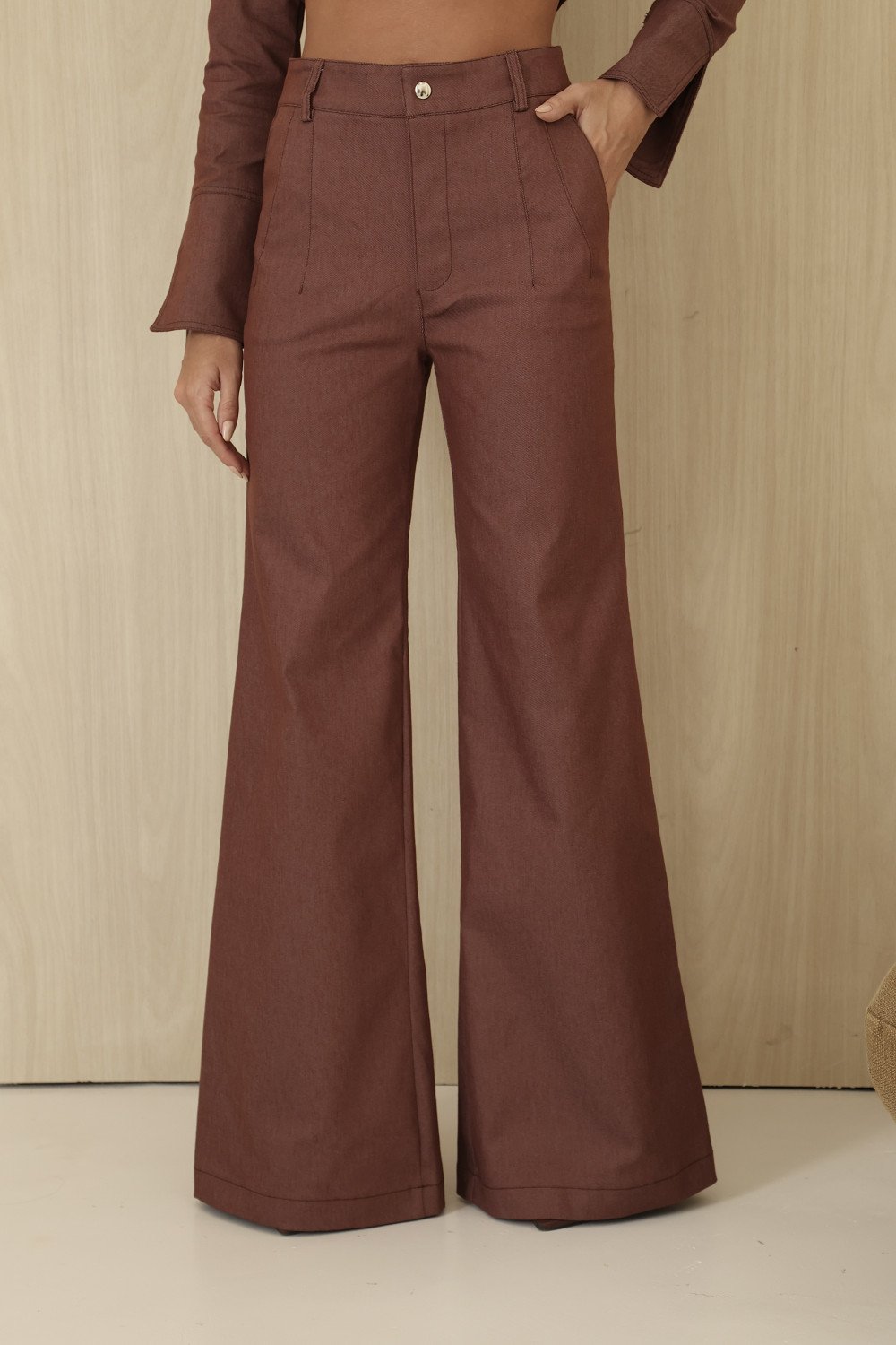 CONJUNTO CASAQUETO E CALÇA SARJA ALAFAITARIA - MARROM